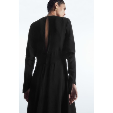 Rabatt COS MIDIKLEID MIT CUT-OUTS UND AUSGESTELLTEM ROCK SCHWARZ