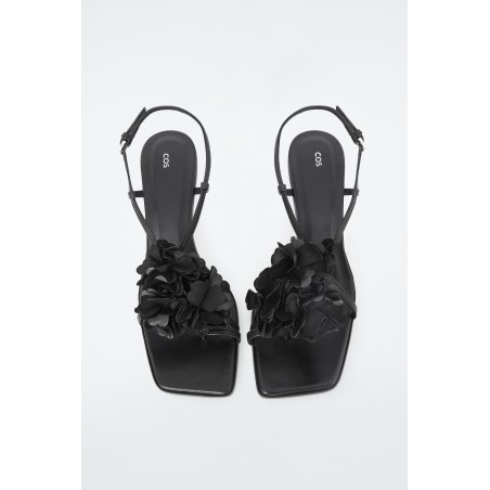 Rabatt COS SANDALEN MIT KITTEN-HEEL UND ABNEHMBAREN BLUMEN SCHWARZ