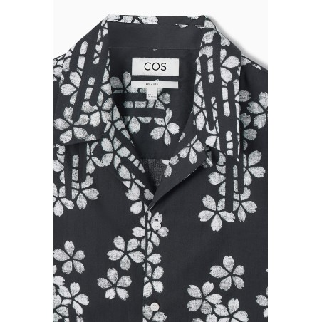 [Sonderpreis] COS KURZARMHEMD MIT FLORALEM PRINT SCHWARZ/FLORALER PRINT