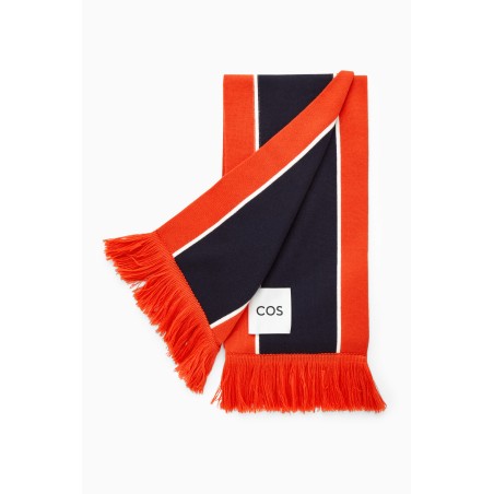 Letzte COS FUSSBALLSCHAL AUS WOLLE MIT JACQUARD-MOTIV ORANGE/NAVYBLAU