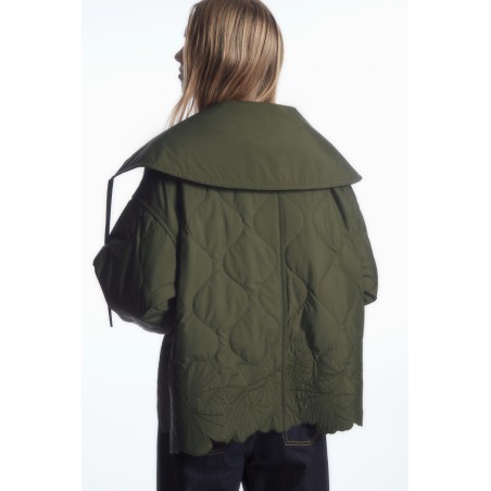 COS OVERSIZED-STEPPJACKE MIT STICKEREIEN KHAKI Im Angebot