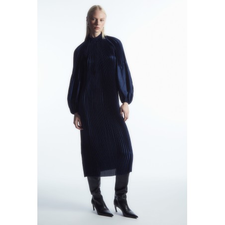 COS PLISSIERTES OVERSIZED-MAXIKLEID MIT STEHKRAGEN NAVYBLAU Im Angebot