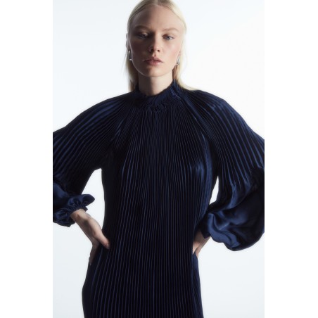 COS PLISSIERTES OVERSIZED-MAXIKLEID MIT STEHKRAGEN NAVYBLAU Im Angebot