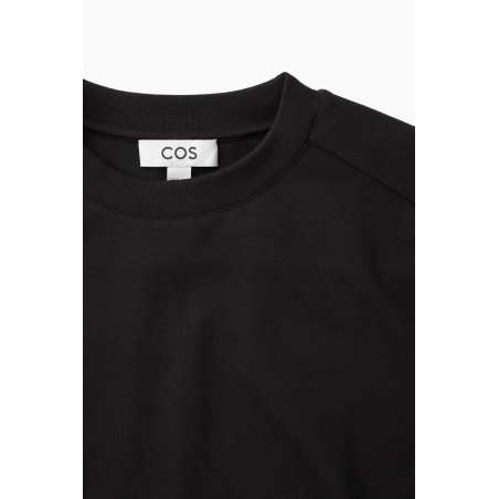 [Reduzierter Preis] COS T-SHIRT-KLEID MIT MARKANTER SCHULTERPARTIE SCHWARZ