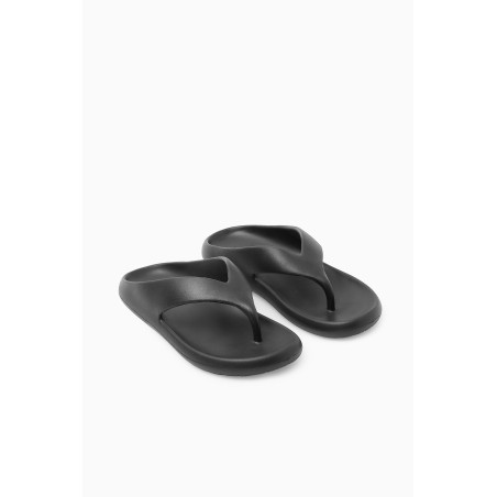 Sonderrabatt COS SKULPTURALE FLIP-FLOPS AUS EVA SCHWARZ