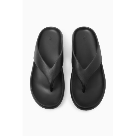 Sonderrabatt COS SKULPTURALE FLIP-FLOPS AUS EVA SCHWARZ