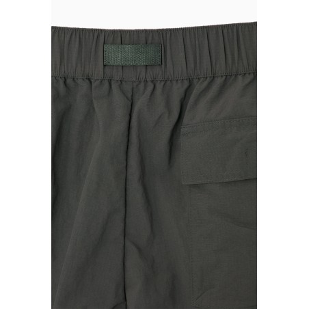 [Neu] COS BADESHORTS IM UTILITY-STIL DUNKELGRÜN