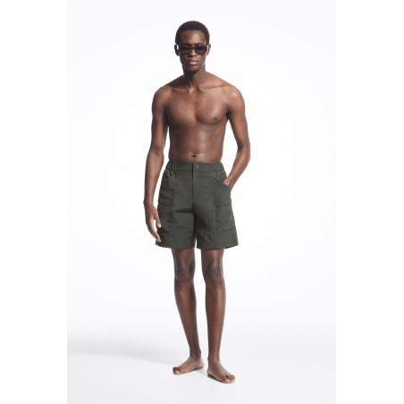 [Neu] COS BADESHORTS IM UTILITY-STIL DUNKELGRÜN